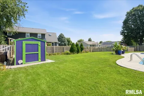 Exterior - 1405 Hosta St, Springfield, IL 62712 photo 6 of 8
