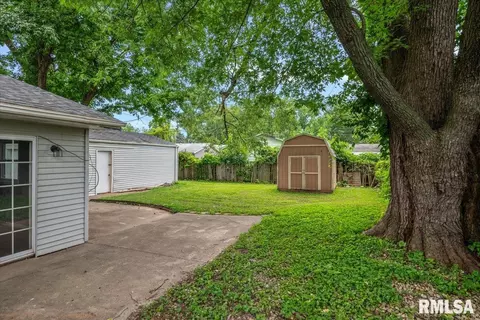 Exterior - 1712 Fairfield Dr, Springfield, IL 62702 photo 3 of 3