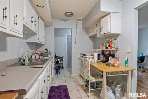 Other - 3212-3214 Clarendon Dr, Springfield, IL 62704 photo 2 of 12
