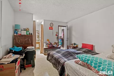 Bedroom - 3212-3214 Clarendon Dr, Springfield, IL 62704 photo 5 of 6