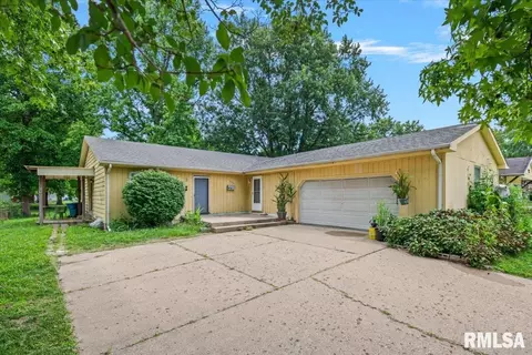 Exterior - 3212-3214 Clarendon Dr, Springfield, IL 62704 photo 2 of 8