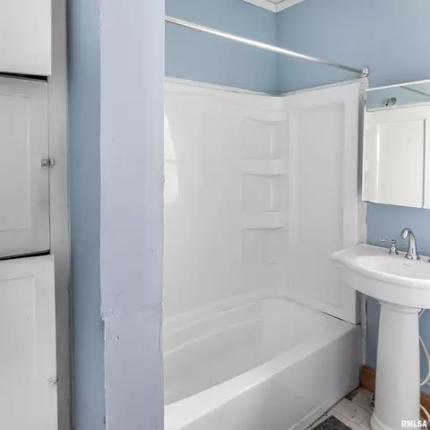 Bath - 727 E Jackson St, Macomb, IL 61455 photo 1 of 2
