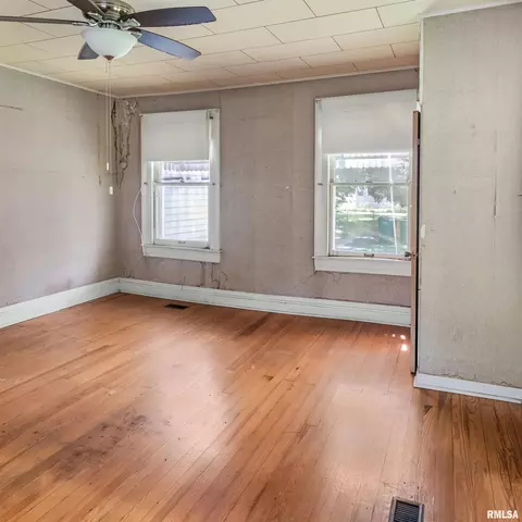 Bedroom - 727 E Jackson St, Macomb, IL 61455 photo 1 of 5
