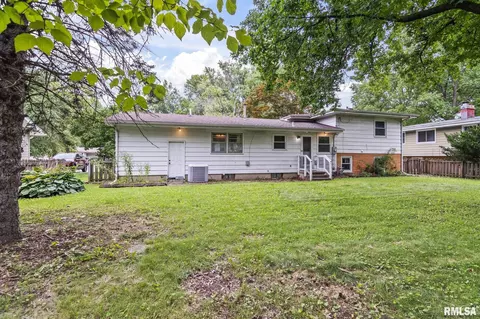 Exterior - 2212 Fairway Dr, Springfield, IL 62704 photo 2 of 6