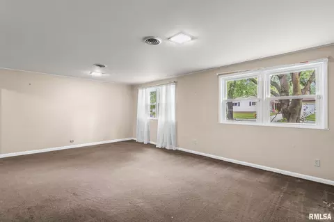 Living - 2212 Fairway Dr, Springfield, IL 62704 photo 9 of 9