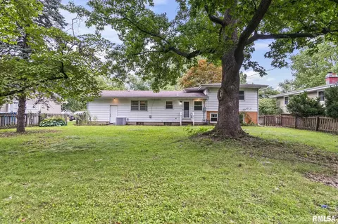 Exterior - 2212 Fairway Dr, Springfield, IL 62704 photo 6 of 6