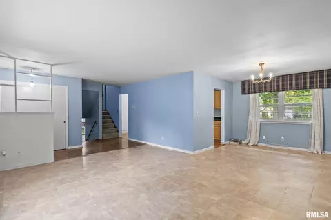Living - 2212 Fairway Dr, Springfield, IL 62704 photo 3 of 9