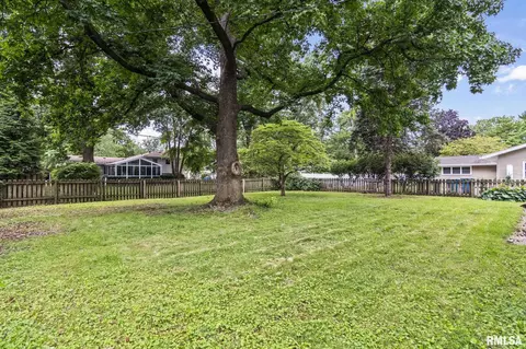 Exterior - 2212 Fairway Dr, Springfield, IL 62704 photo 5 of 6