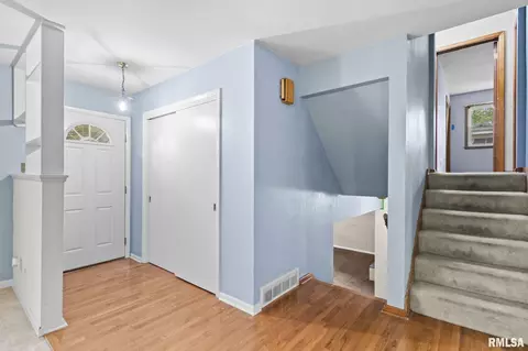 Entry Way - 2212 Fairway Dr, Springfield, IL 62704 photo 1 of 1