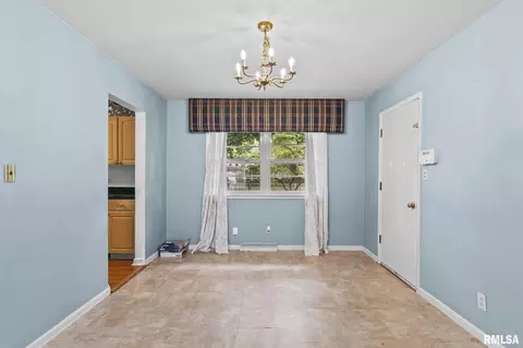 Other - 2212 Fairway Dr, Springfield, IL 62704 photo 3 of 11