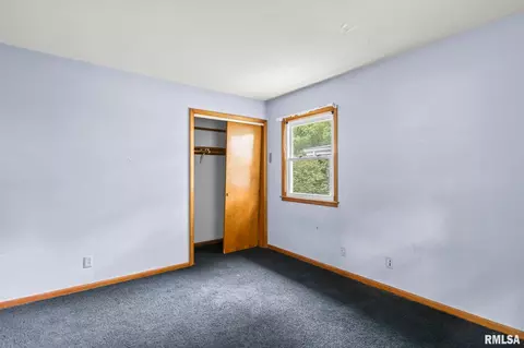 Bedroom - 2212 Fairway Dr, Springfield, IL 62704 photo 3 of 8