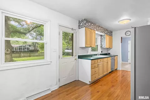 Kitchen - 2212 Fairway Dr, Springfield, IL 62704 photo 5 of 5