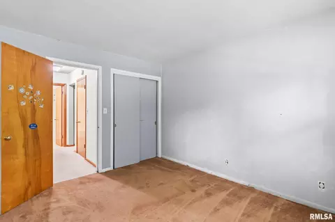Bedroom - 2212 Fairway Dr, Springfield, IL 62704 photo 6 of 8