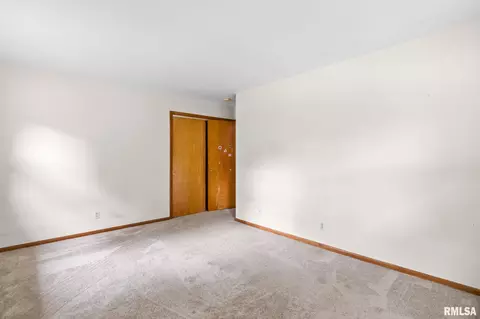 Bedroom - 2212 Fairway Dr, Springfield, IL 62704 photo 4 of 8