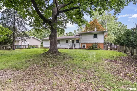 Exterior - 2212 Fairway Dr, Springfield, IL 62704 photo 3 of 6