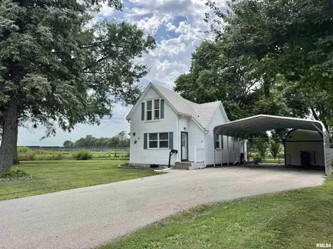 966 Locust St, Galesburg, IL 61401