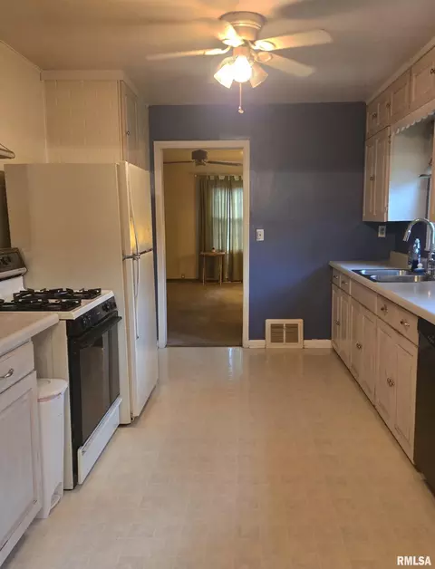 Kitchen - 3431 Angelo St, Springfield, IL 62707 photo 1 of 1