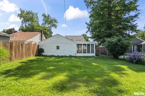 Exterior - 3235 S 3rd St, Springfield, IL 62703 photo 6 of 9