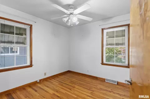 Bedroom - 3235 S 3rd St, Springfield, IL 62703 photo 6 of 9
