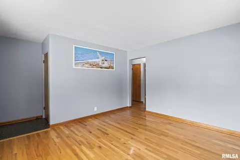 Living - 3235 S 3rd St, Springfield, IL 62703 photo 4 of 4
