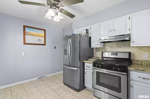 Kitchen - 3235 S 3rd St, Springfield, IL 62703 photo 1 of 3