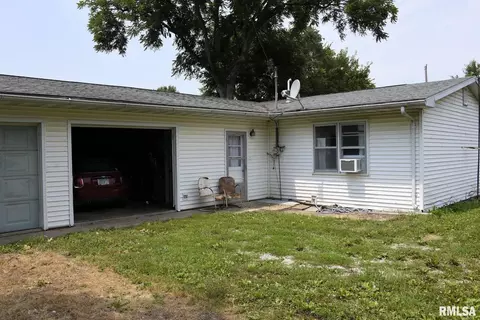 Exterior - 205 E Ann St, Tallula, IL 62688 photo 2 of 2