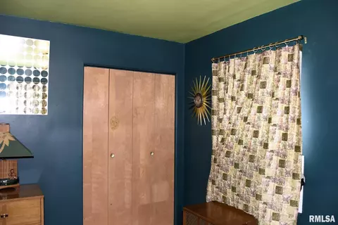 Bedroom - 205 E Ann St, Tallula, IL 62688 photo 5 of 6