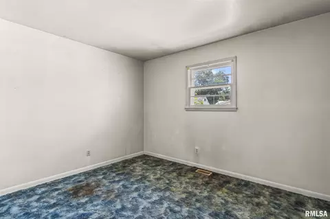 Bedroom - 2505 Griffiths Ave, Springfield, IL 62702 photo 5 of 10