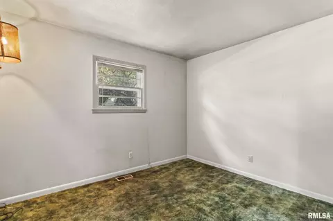 Bedroom - 2505 Griffiths Ave, Springfield, IL 62702 photo 6 of 10