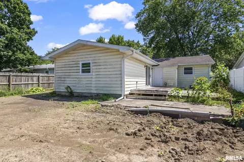 Exterior - 2505 Griffiths Ave, Springfield, IL 62702 photo 4 of 5