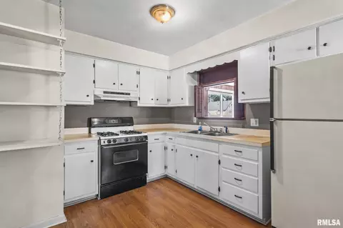 Kitchen - 2505 Griffiths Ave, Springfield, IL 62702 photo 1 of 4