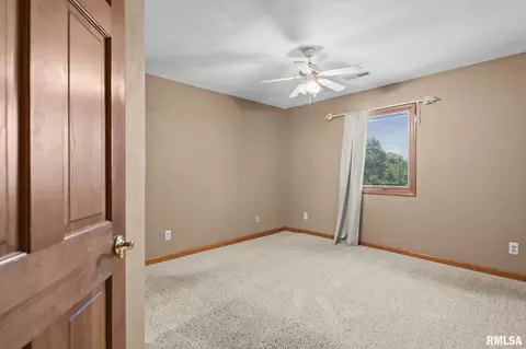 Bedroom - 401 Colbrook Dr, Springfield, IL 62702 photo 8 of 11