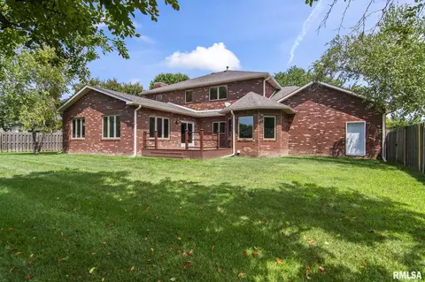 Exterior - 401 Colbrook Dr, Springfield, IL 62702 photo 5 of 9