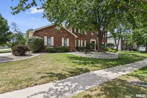 Exterior - 401 Colbrook Dr, Springfield, IL 62702 photo 4 of 9