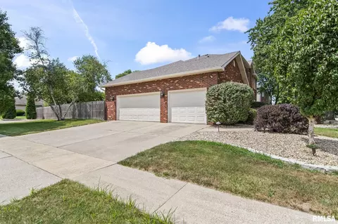 Exterior - 401 Colbrook Dr, Springfield, IL 62702 photo 8 of 9