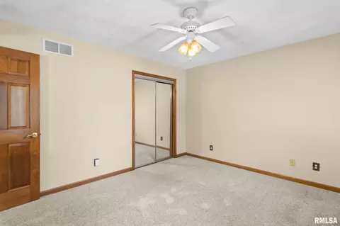 Bedroom - 401 Colbrook Dr, Springfield, IL 62702 photo 6 of 11
