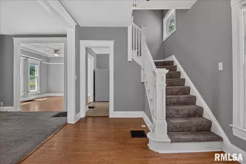 Entry Way - 861 S Park, Springfield, IL 62704 photo 1 of 8