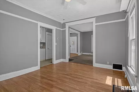Entry Way - 861 S Park, Springfield, IL 62704 photo 3 of 8