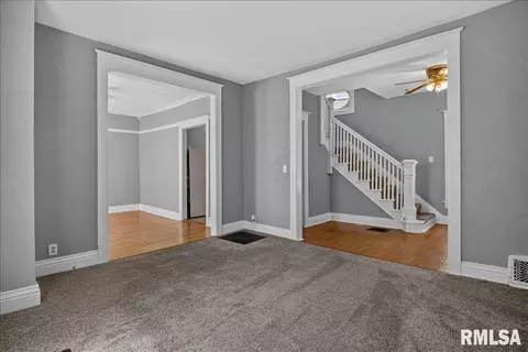 Entry Way - 861 S Park, Springfield, IL 62704 photo 2 of 8