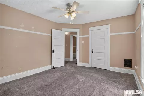 Bedroom - 861 S Park, Springfield, IL 62704 photo 2 of 5