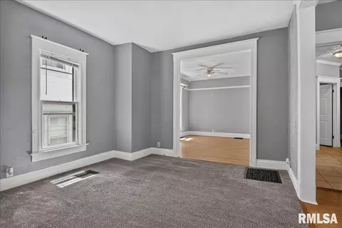 Living - 861 S Park, Springfield, IL 62704 photo 2 of 4