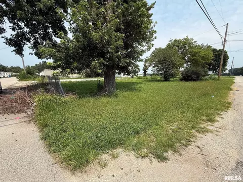 3323 Enos Ave, Springfield, IL 62702 photo 2