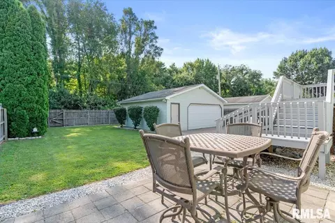 Exterior - 2016 Skipton Rd, Springfield, IL 62702 photo 7 of 12