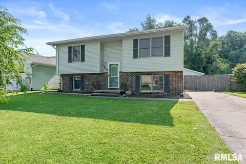 Exterior - 2016 Skipton Rd, Springfield, IL 62702 photo 3 of 12