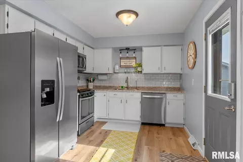 Kitchen - 2016 Skipton Rd, Springfield, IL 62702 photo 1 of 2