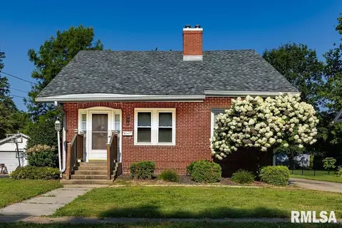 916 Florence Ave, Galesburg, IL 61401