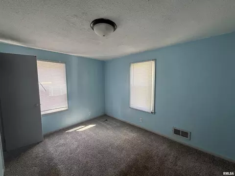 Other - 2204 S 15th St, Springfield, IL 62703 photo 2 of 3