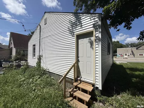 Other - 2204 S 15th St, Springfield, IL 62703 photo 3 of 3