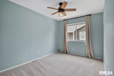 Bedroom - 10 Hollybrook Dr, Springfield, IL 62702 photo 4 of 6