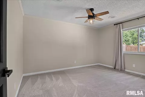 Bedroom - 10 Hollybrook Dr, Springfield, IL 62702 photo 1 of 6